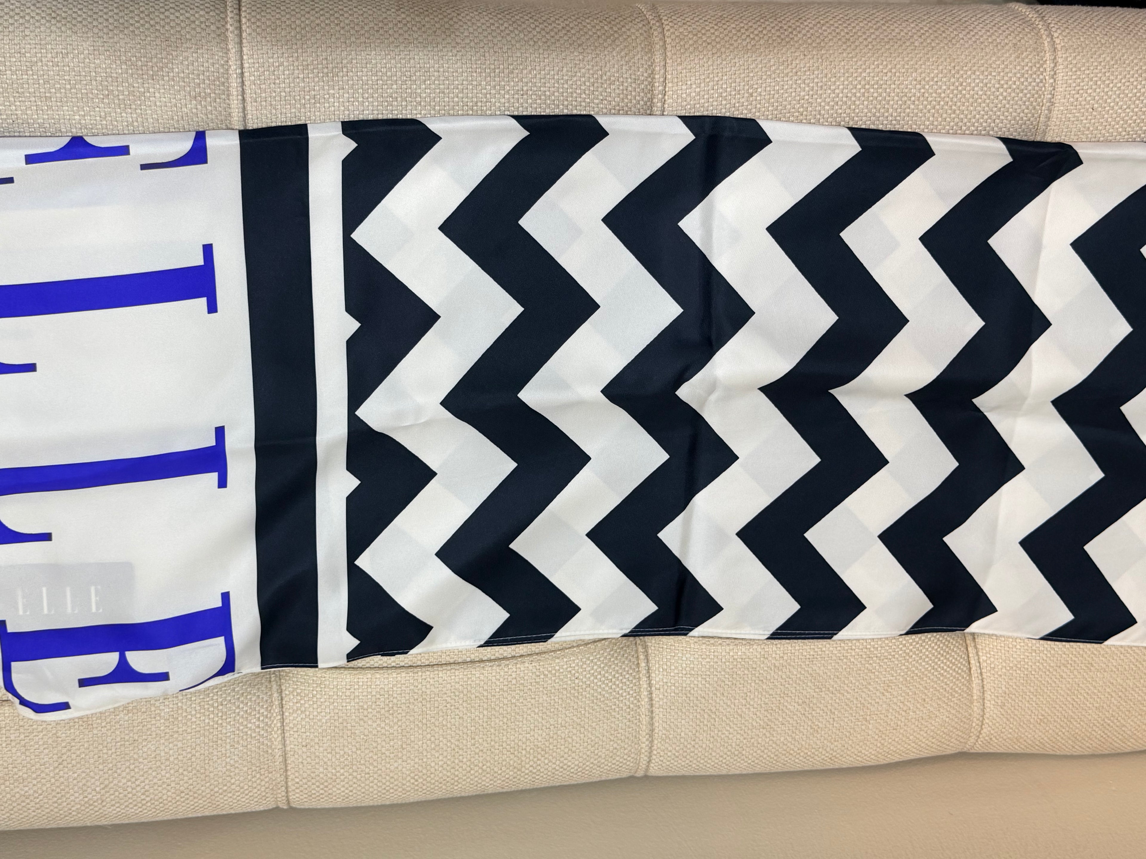 Elle scarf