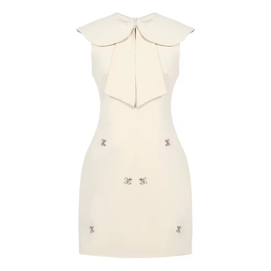 White short dress with accessories