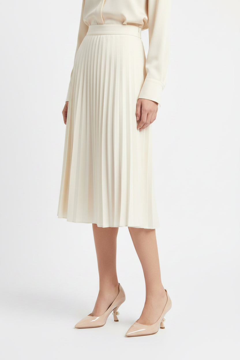 Simple low heel shoe
